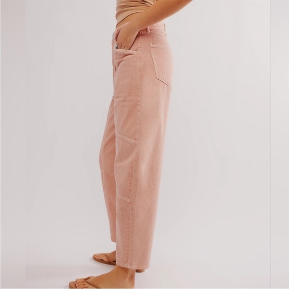 AGOLDE Mara Barrel Jeans in Pink Salt - Picture 4 of 15